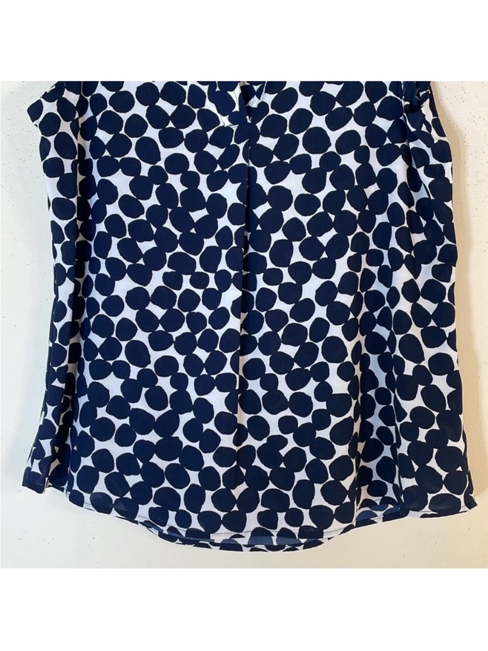 Calvin Klein Tallia Flutter Sleeve Blouse Navy Dot. Small. NWT. $78! - Picture 6 of 13